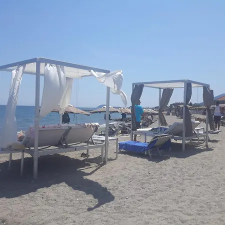 아파트 Ampio Giardino Vista Mare *