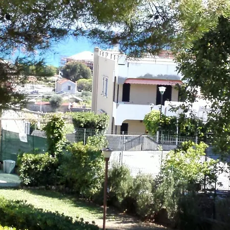 Ampio Giardino Vista Mare 아파트 *