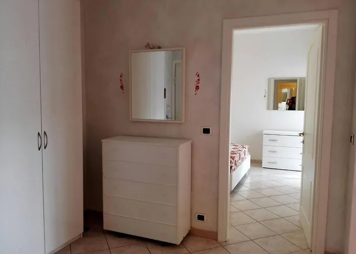 Ampio Giardino Vista Mare 아파트