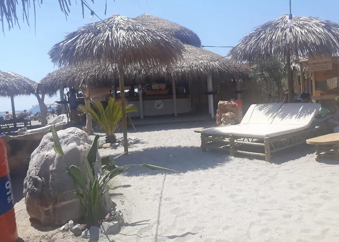 Ampio Giardino Vista Mare 아파트 세리알레